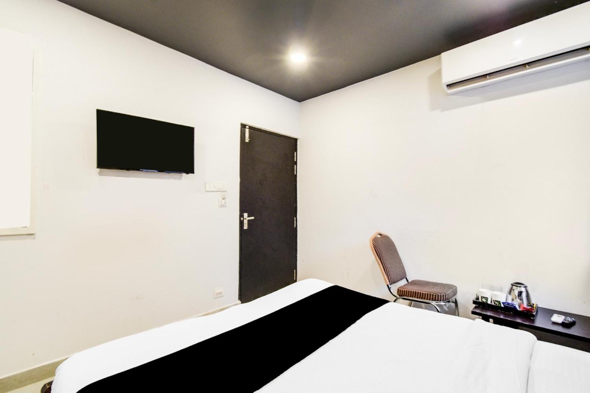 Super Townhouse Alwal Road Hotel Trimulgherry Luaran gambar